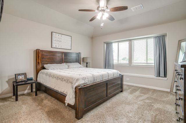 1004 Fairfax Drive, Godley, TX 76044