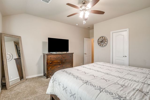 1004 Fairfax Drive, Godley, TX 76044