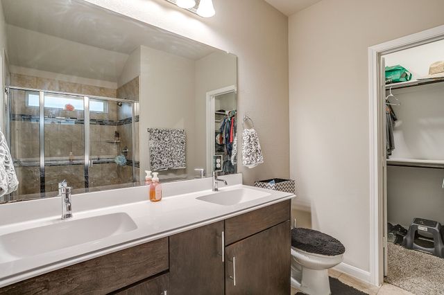 1004 Fairfax Drive, Godley, TX 76044