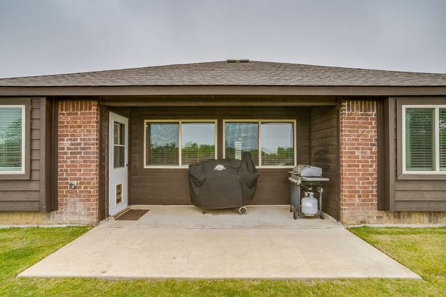 1004 Fairfax Drive, Godley, TX 76044