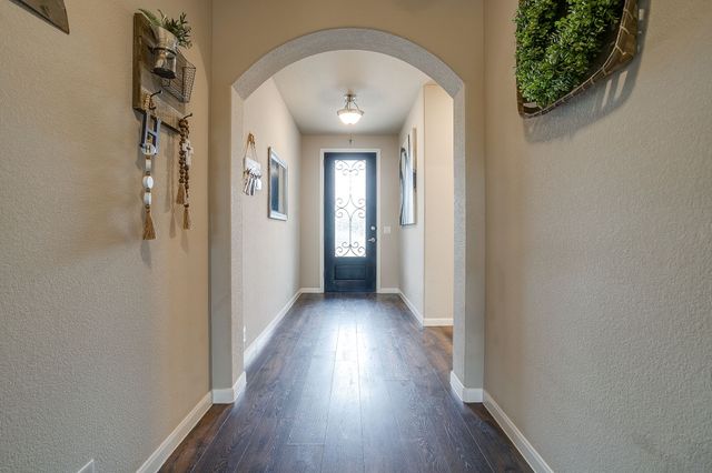 1004 Fairfax Drive, Godley, TX 76044