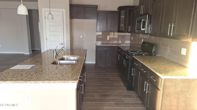 13676 LAGO VISTA Avenue, Horizon City, TX 79928