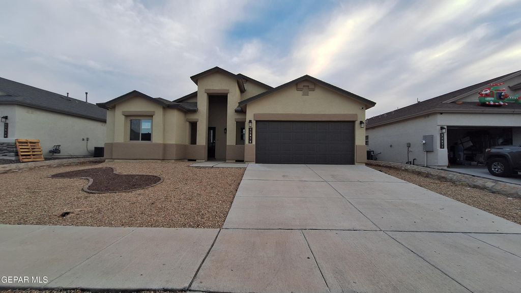 13676 LAGO VISTA Avenue, Horizon City, TX 79928