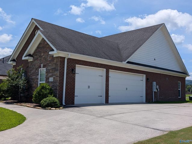 7126 Weeping Willow Drive, Owens Cross Roads, AL 35763
