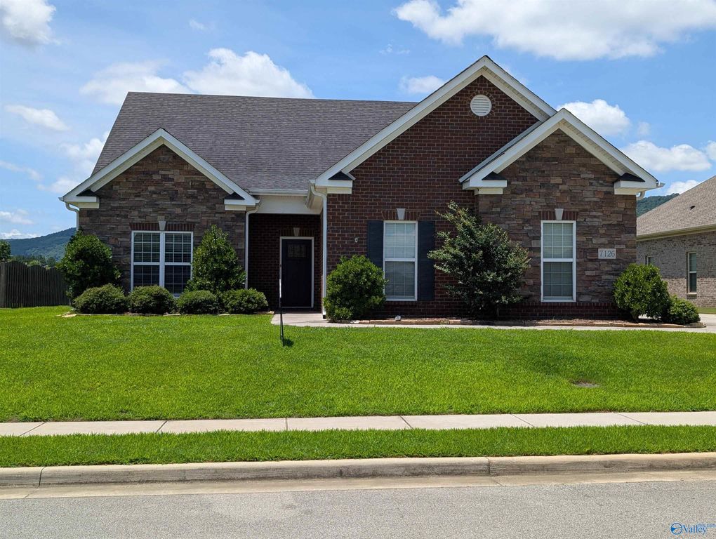 7126 Weeping Willow Drive, Owens Cross Roads, AL 35763