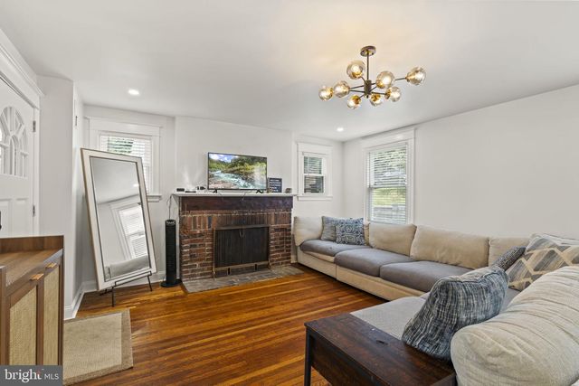 33 ROSEDALE RD, Wynnewood, PA 19096