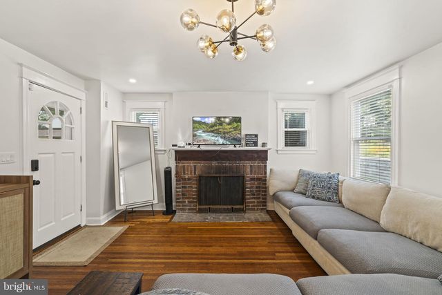 33 ROSEDALE RD, Wynnewood, PA 19096
