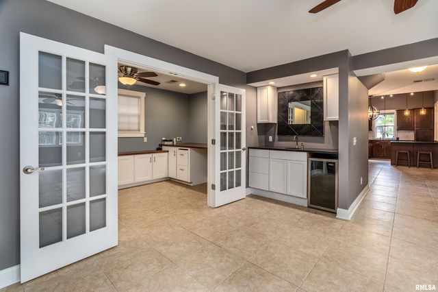 1591 N Reed Station Road, Carbondale, IL 62901