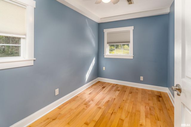 1591 N Reed Station Road, Carbondale, IL 62901