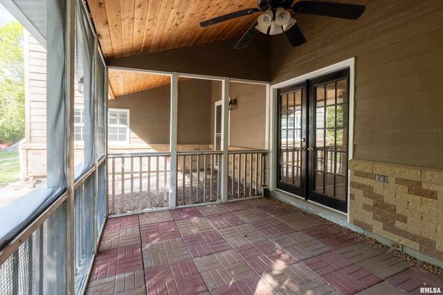 1591 N Reed Station Road, Carbondale, IL 62901