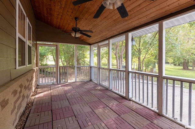 1591 N Reed Station Road, Carbondale, IL 62901