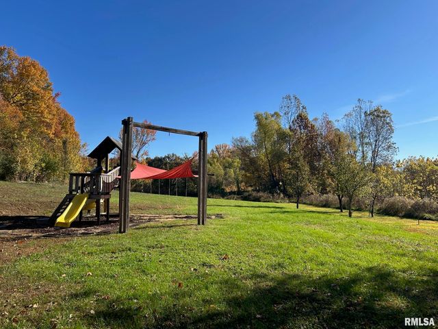 1591 N Reed Station Road, Carbondale, IL 62901