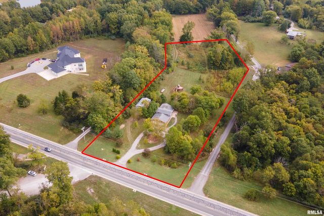 1591 N Reed Station Road, Carbondale, IL 62901