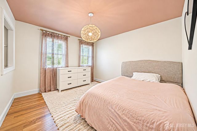 4 Bunker Hill Run, East Brunswick, NJ 08816