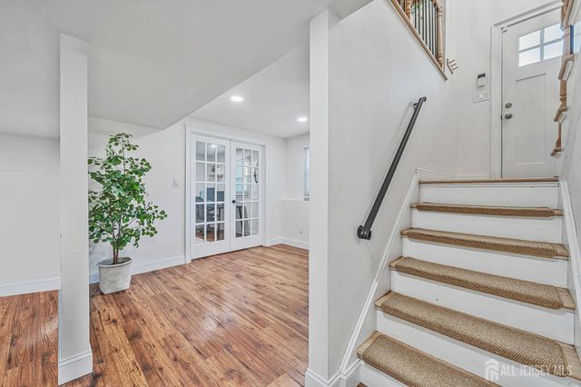 4 Bunker Hill Run, East Brunswick, NJ 08816