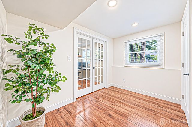 4 Bunker Hill Run, East Brunswick, NJ 08816