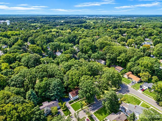 4 Bunker Hill Run, East Brunswick, NJ 08816