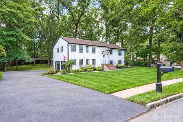 4 Bunker Hill Run, East Brunswick, NJ 08816