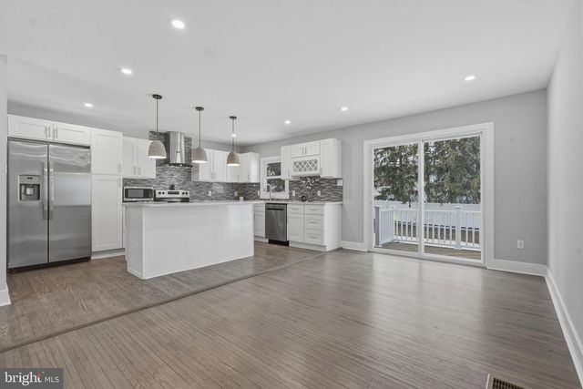 323 PARRY RD, Cinnaminson, NJ 08077