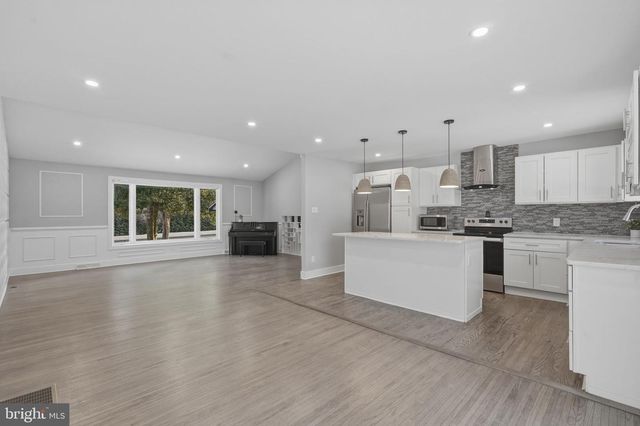 323 PARRY RD, Cinnaminson, NJ 08077