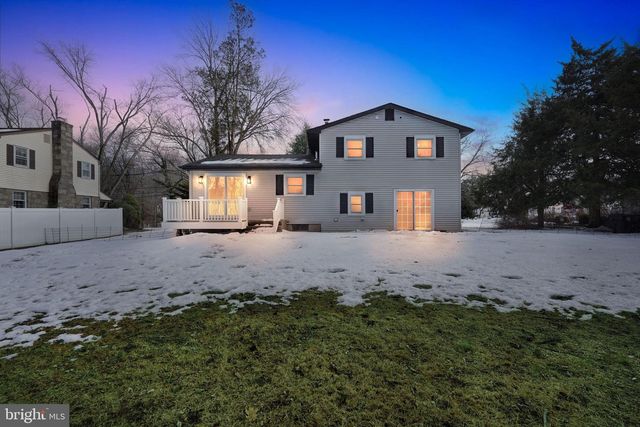 323 PARRY RD, Cinnaminson, NJ 08077