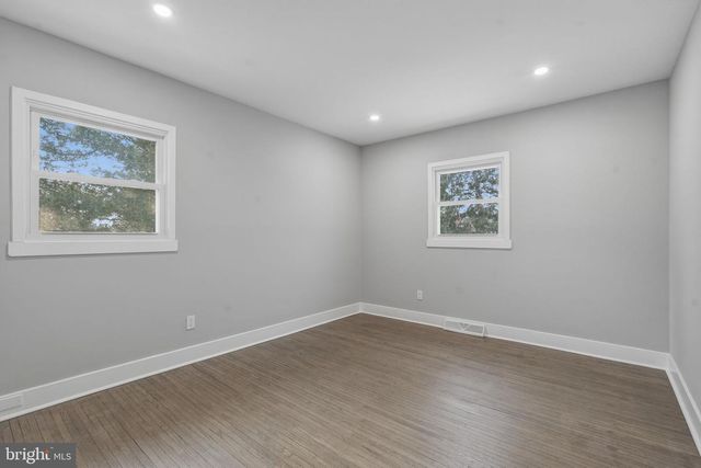 323 PARRY RD, Cinnaminson, NJ 08077