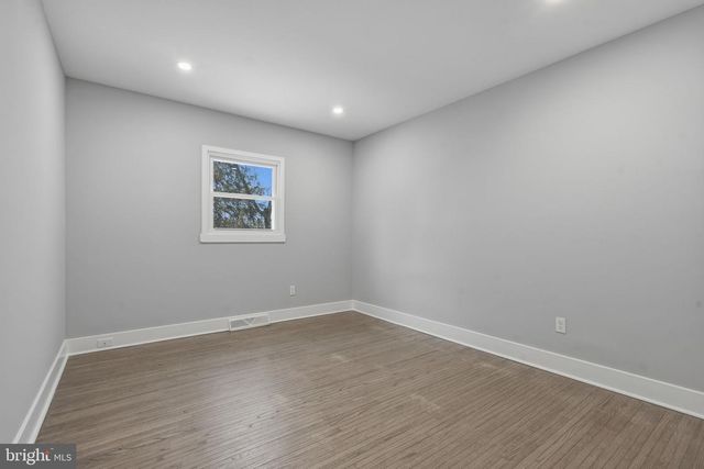 323 PARRY RD, Cinnaminson, NJ 08077