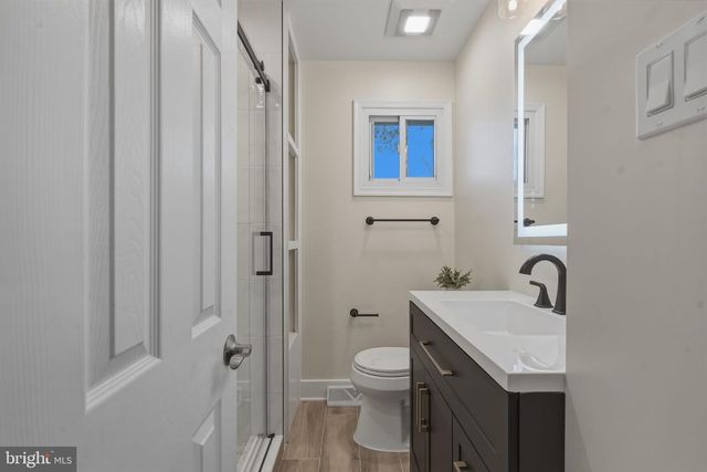 323 PARRY RD, Cinnaminson, NJ 08077