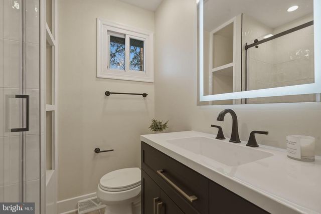 323 PARRY RD, Cinnaminson, NJ 08077