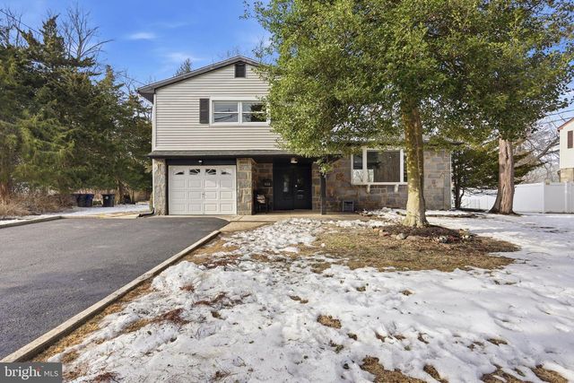 323 PARRY RD, Cinnaminson, NJ 08077