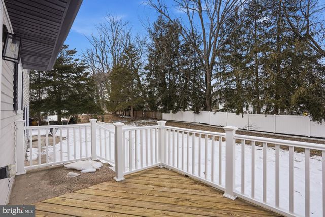 323 PARRY RD, Cinnaminson, NJ 08077