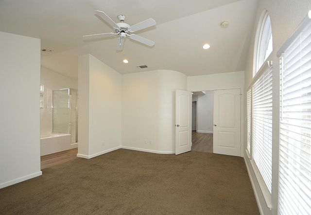 2549 E Jenny Avenue, Fresno, CA 93720