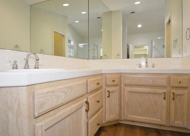 2549 E Jenny Avenue, Fresno, CA 93720