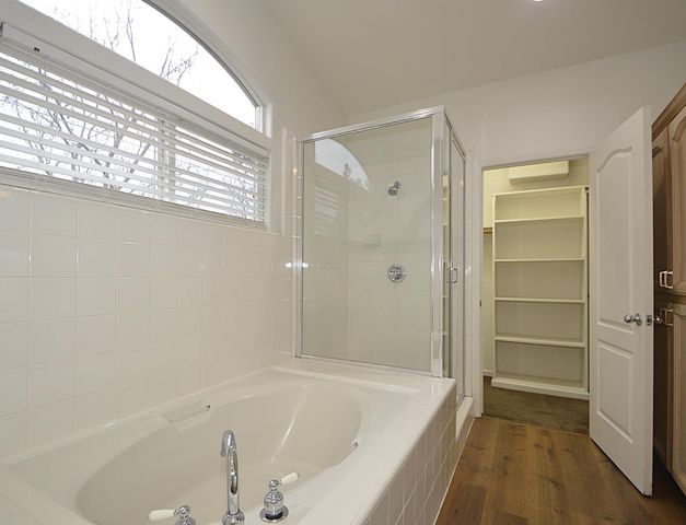 2549 E Jenny Avenue, Fresno, CA 93720