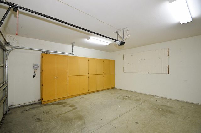 2549 E Jenny Avenue, Fresno, CA 93720