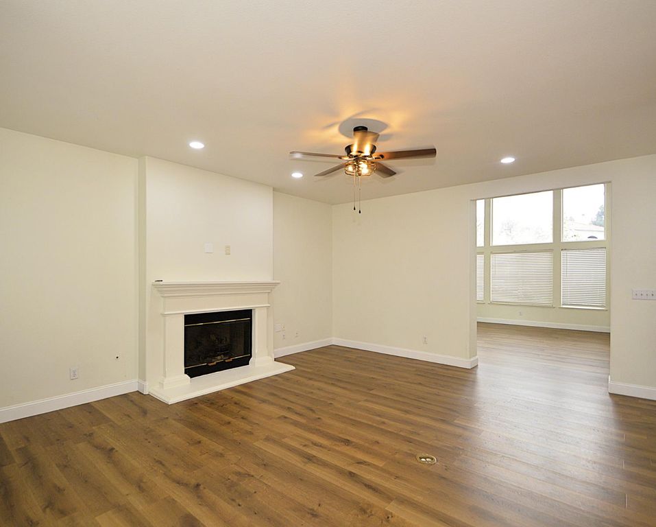 Image 13 of property listing at 2549 E Jenny Avenue, Fresno, CA 93720