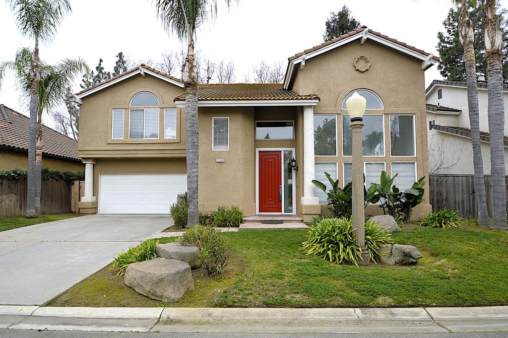 Image 2 of property listing at 2549 E Jenny Avenue, Fresno, CA 93720