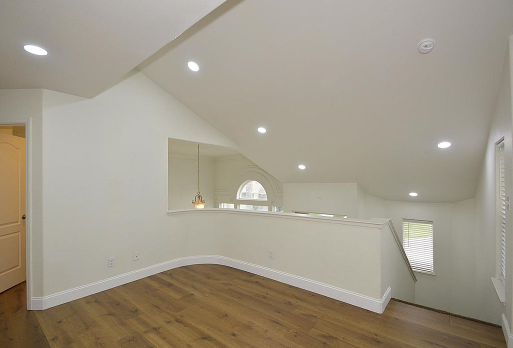 Image 23 of property listing at 2549 E Jenny Avenue, Fresno, CA 93720