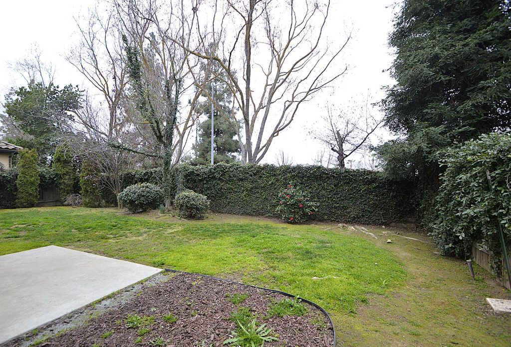 Image 44 of property listing at 2549 E Jenny Avenue, Fresno, CA 93720