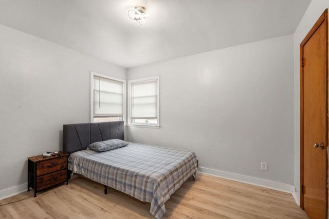 1334 Manitoba AVENUE, South Milwaukee, WI 53172