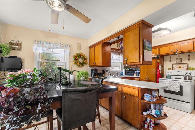 1334 Manitoba AVENUE, South Milwaukee, WI 53172