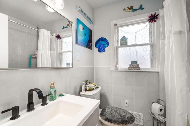1334 Manitoba AVENUE, South Milwaukee, WI 53172