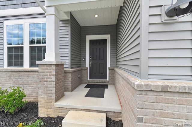 59564 Schuss Gully Drive, New Hudson, MI 48165