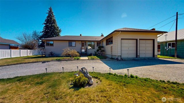 644 Dewberry Avenue E, Omak, WA 98841