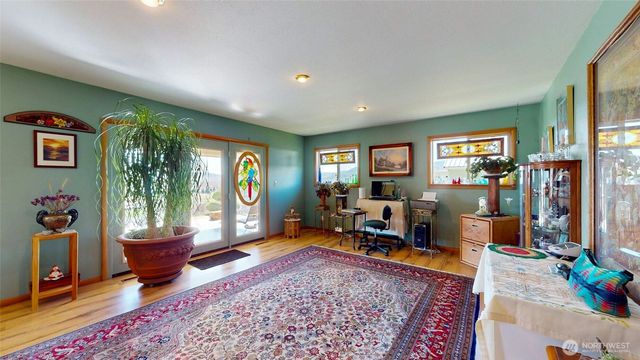 644 Dewberry Avenue E, Omak, WA 98841