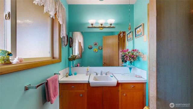 644 Dewberry Avenue E, Omak, WA 98841