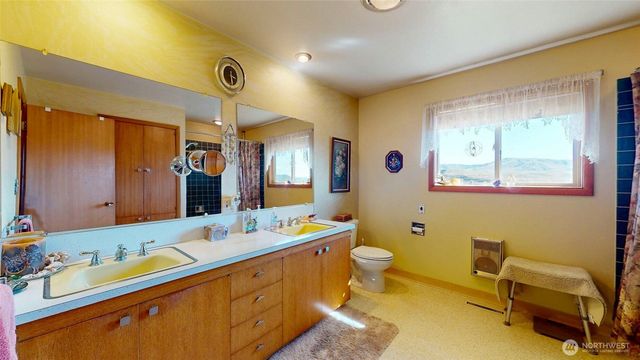 644 Dewberry Avenue E, Omak, WA 98841