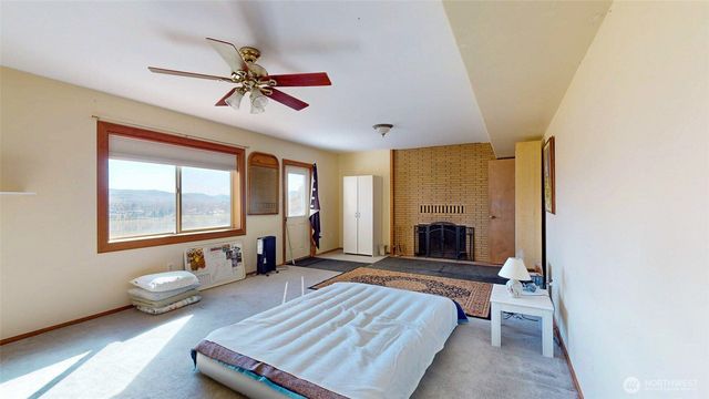 644 Dewberry Avenue E, Omak, WA 98841