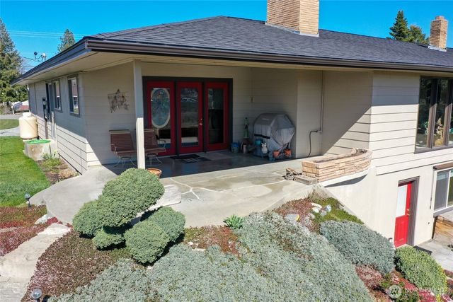 644 Dewberry Avenue E, Omak, WA 98841