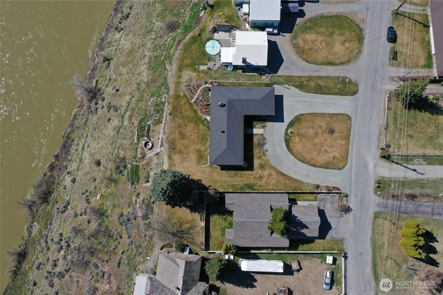 644 Dewberry Avenue E, Omak, WA 98841